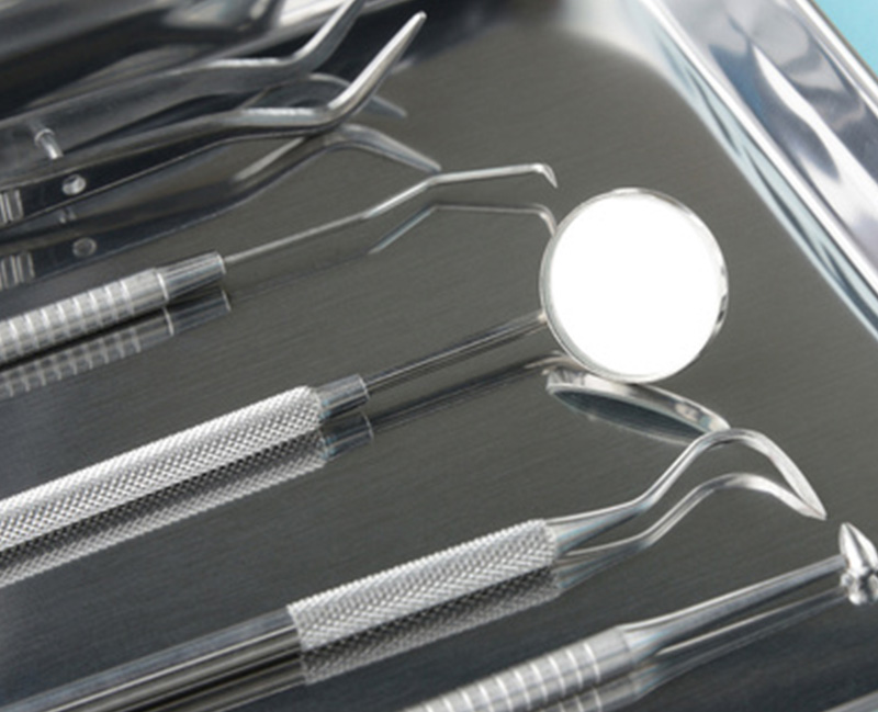 細菌感染の原因歯石を取り除く